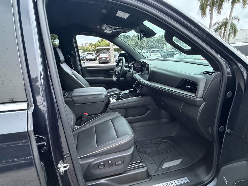 Used 2025 Chevrolet Tahoe Premier RWD image 18