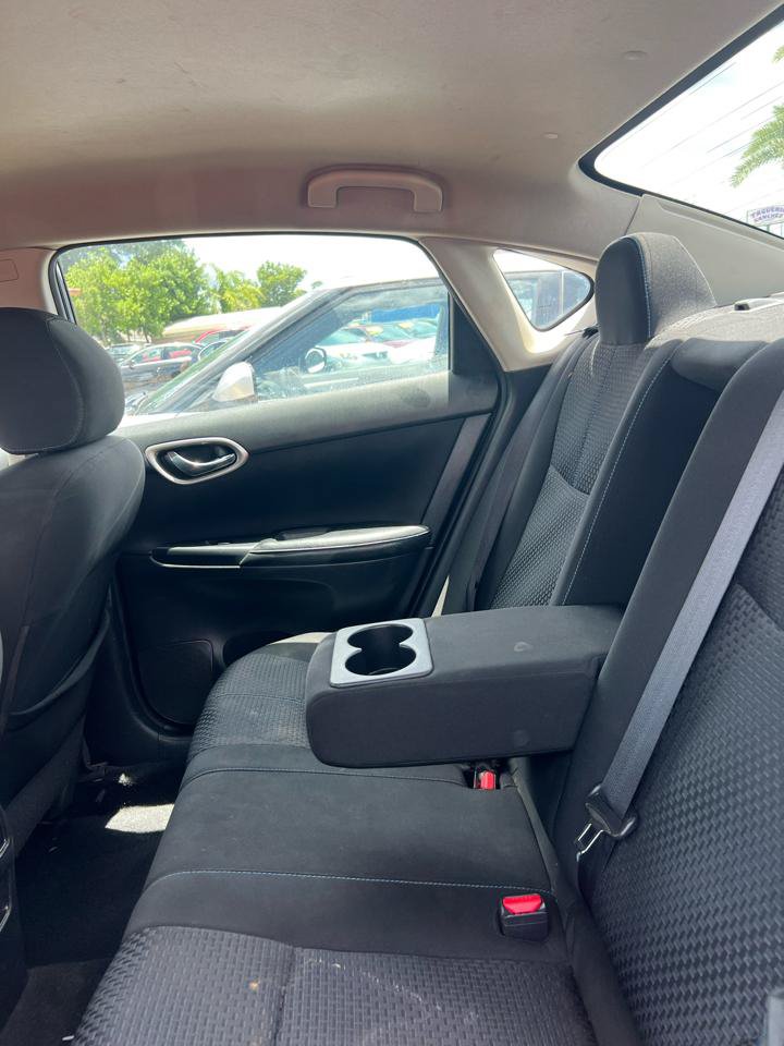 Used 2016 Nissan Sentra SR w/ Electronics Package FWD image 6