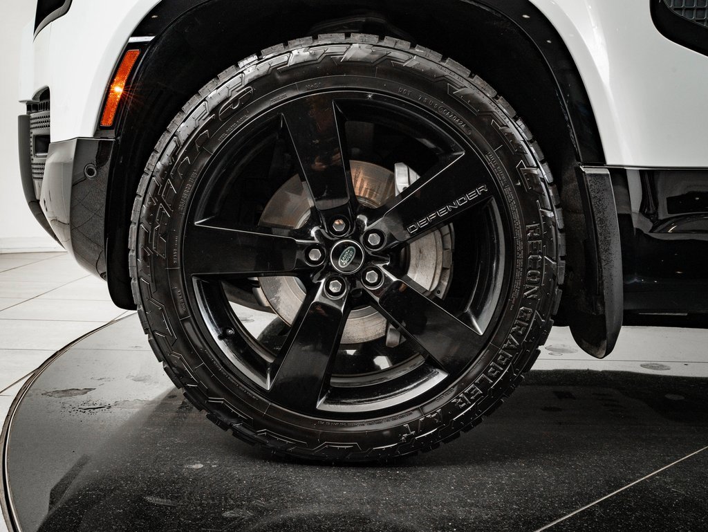 Used 2023 Land Rover Defender 110 X-Dynamic SE image 13