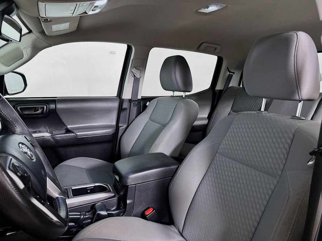 Used 2023 Toyota Tacoma SR5 w/ Technology Package image 8