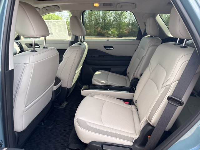 New 2026 Nissan Pathfinder SL w/ SL Premium Package FWD image 28