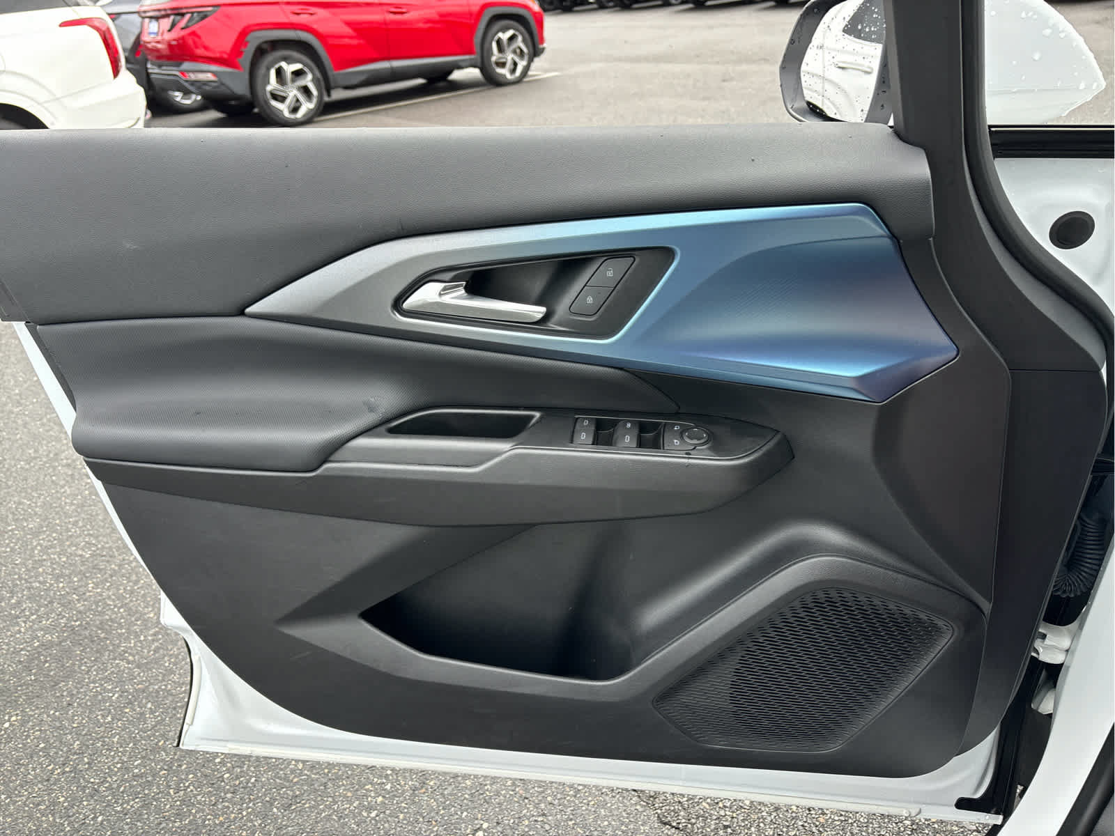 Certified 2024 Chevrolet Equinox EV LT FWD image 20