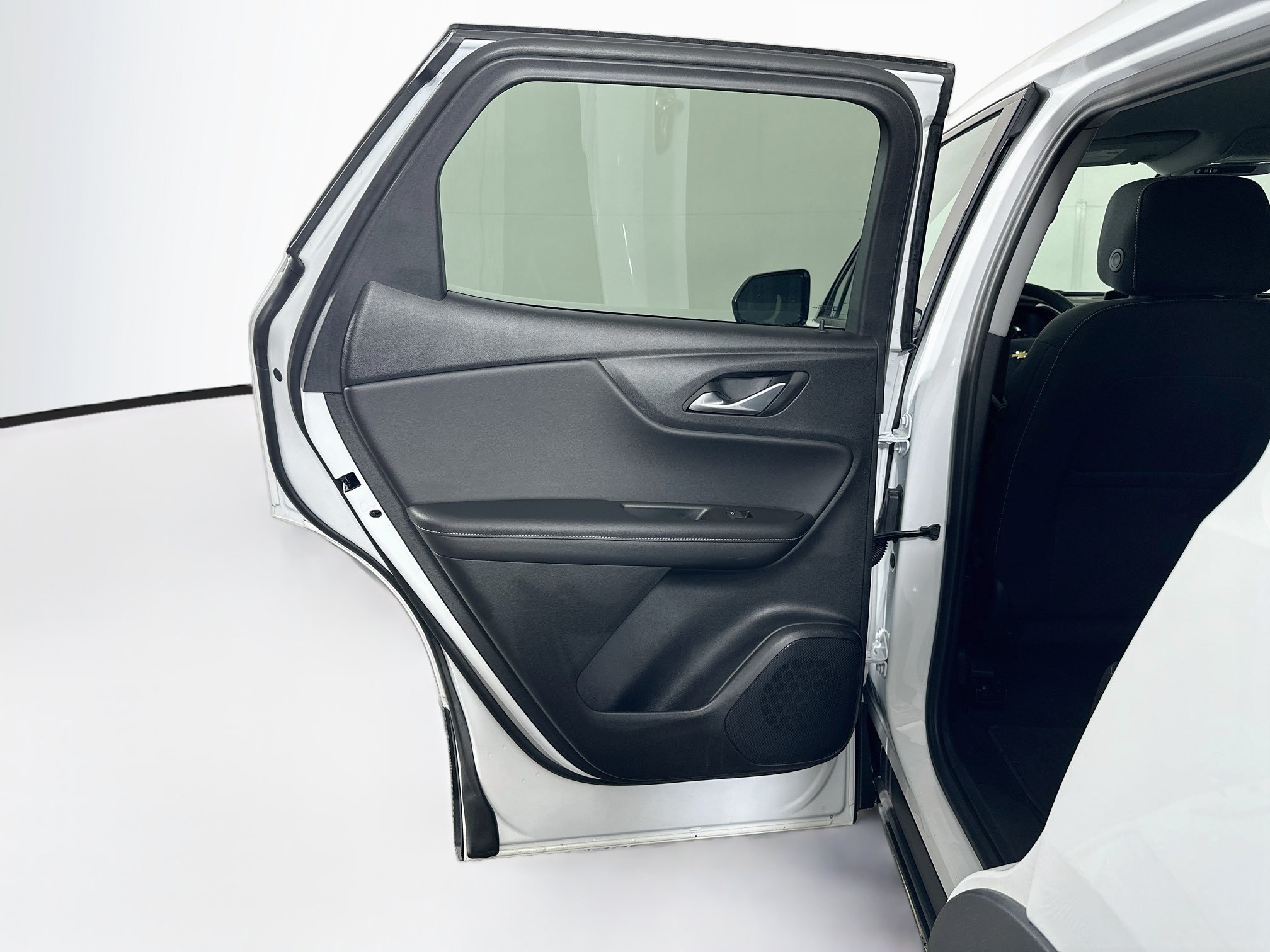Used 2025 Chevrolet Blazer LT FWD image 25