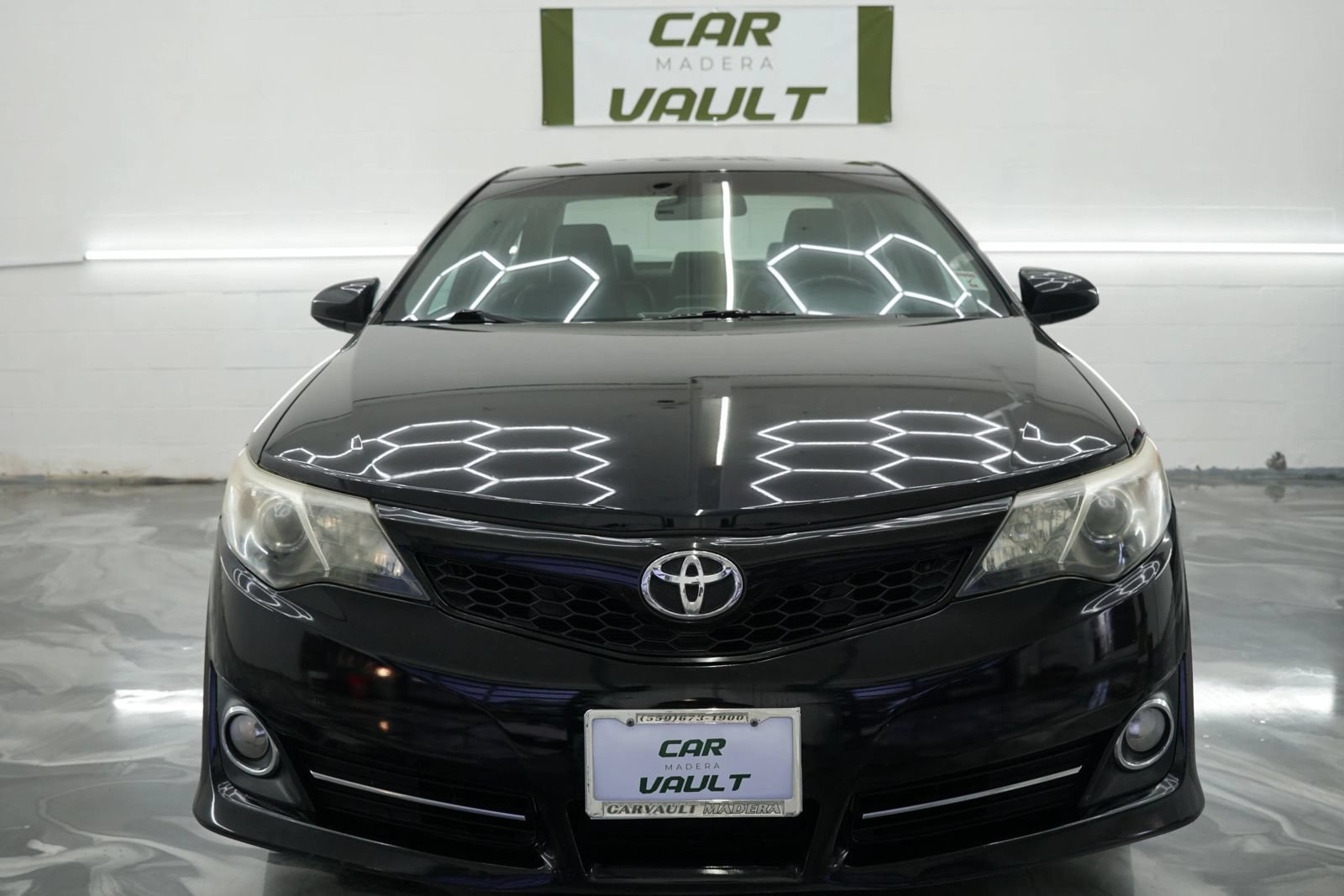 Used 2013 Toyota Camry SE FWD image 2
