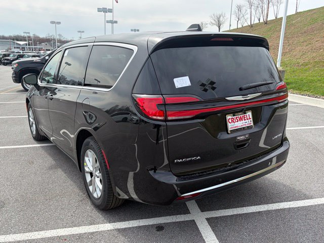 New 2026 Chrysler Pacifica Limited w/ Uconnect Theater Family Group FWD image 4