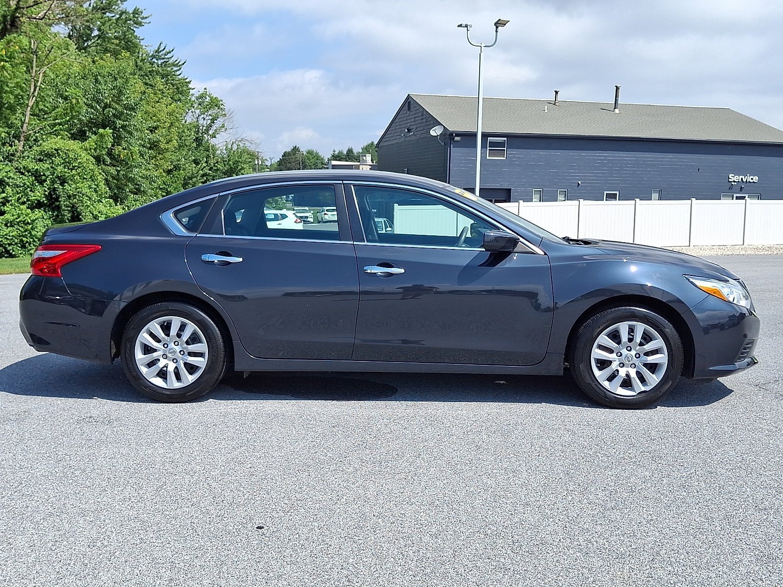 Used 2017 Nissan Altima 2.5 S w/ Power Driver Seat Package FWD image 8