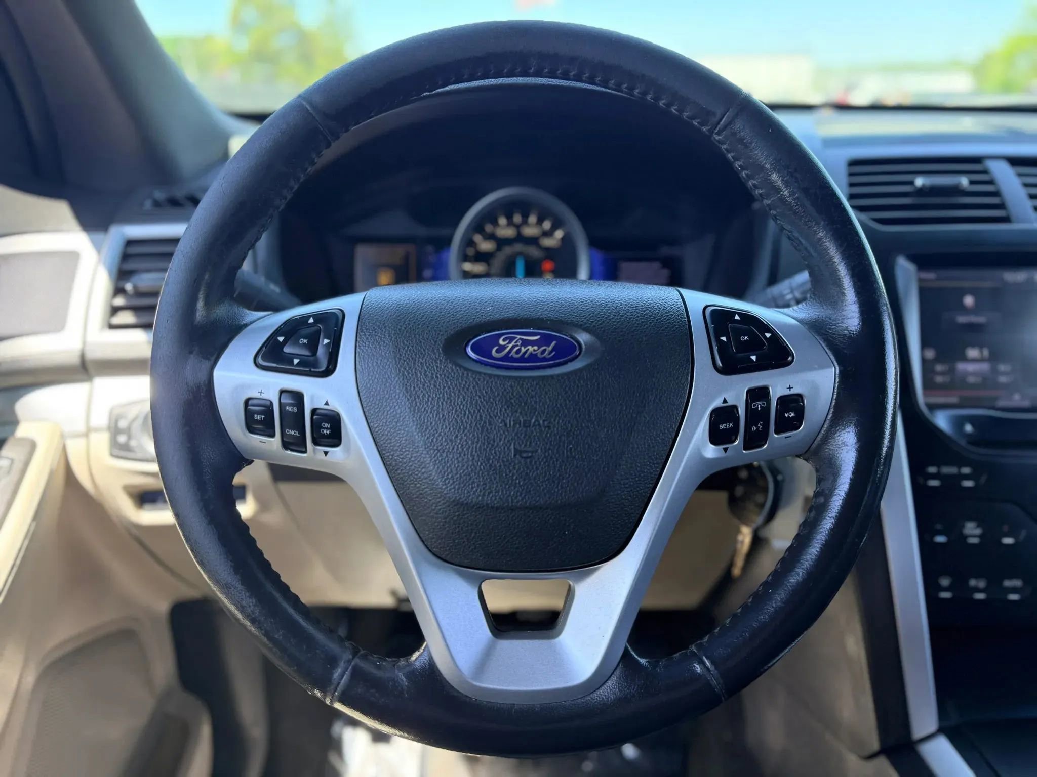 Used 2013 Ford Explorer XLT AWD/4WD image 26