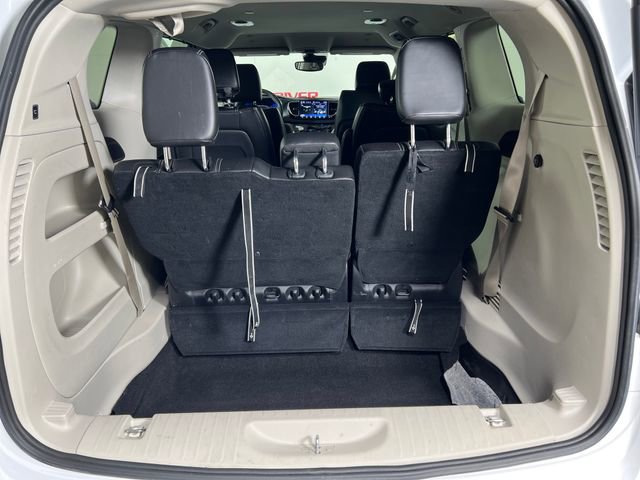 Used 2024 Chrysler Pacifica Touring-L image 25