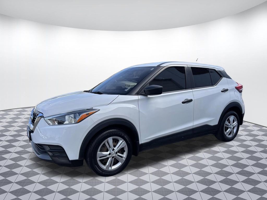 Used 2020 Nissan Kicks S image 3