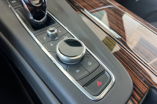Used 2023 Cadillac Escalade Premium Luxury AWD/4WD image 40