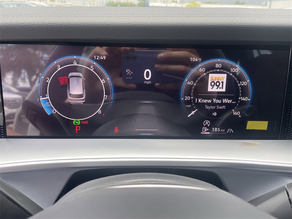 New 2025 Volkswagen Tiguan SE R-Line image 18