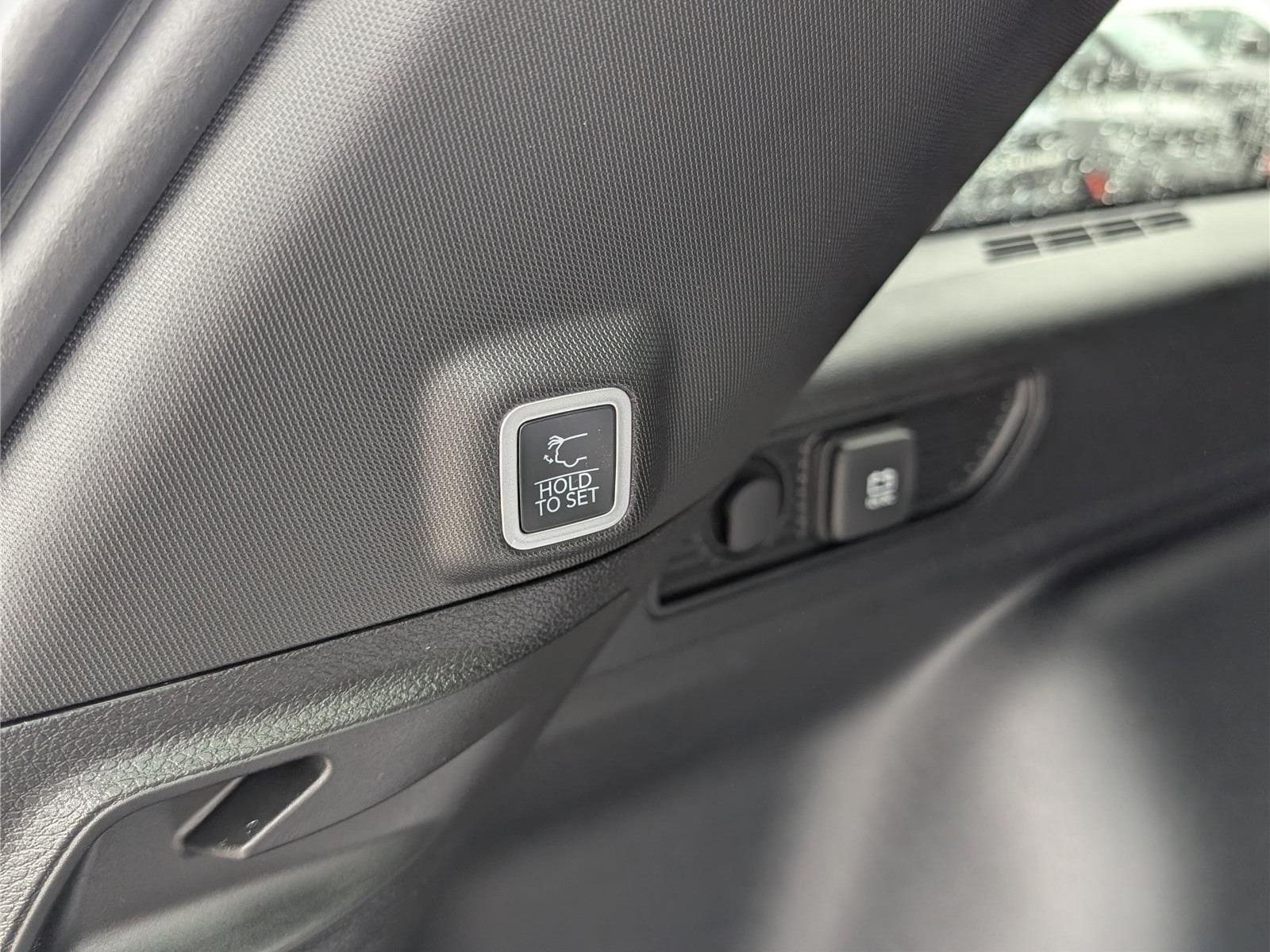New 2026 Jeep Grand Cherokee Altitude AWD/4WD image 9