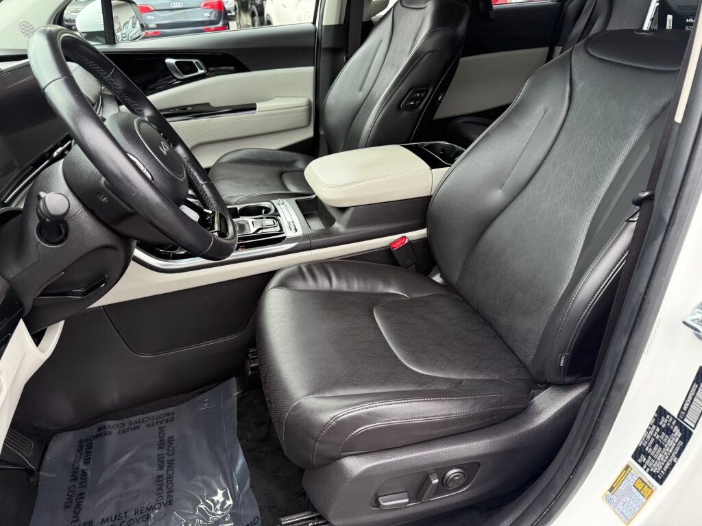 Used 2023 Kia Carnival SX FWD image 10