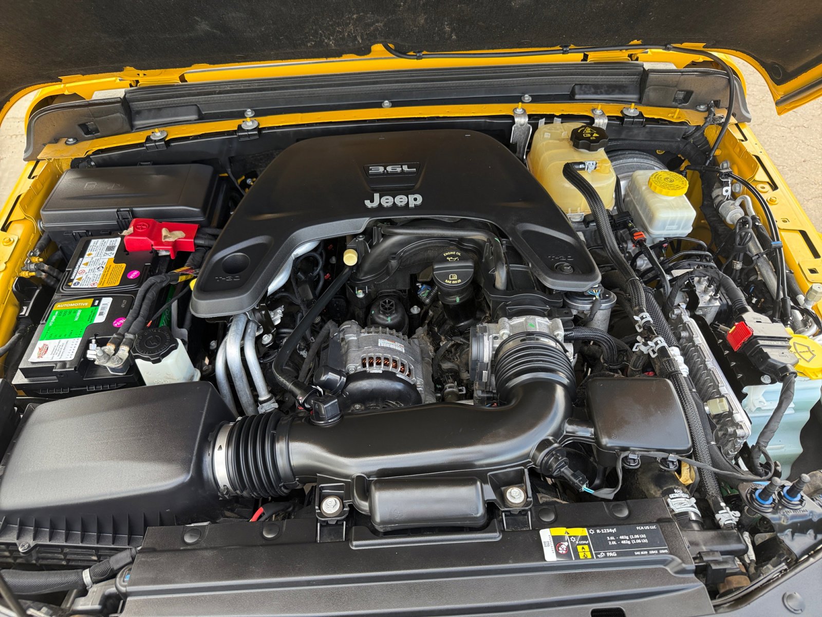 Used 2019 Jeep Wrangler Unlimited Sahara w/ Uconnect 4C Nav & Sound Group image 31