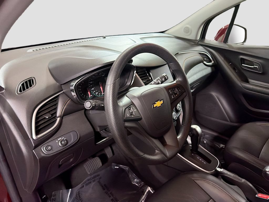 Used 2022 Chevrolet Trax LT AWD/4WD image 11