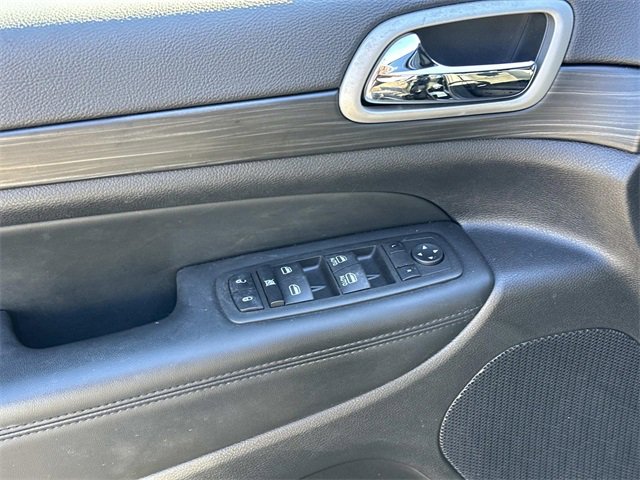 Certified 2022 Jeep Grand Cherokee Laredo X image 16