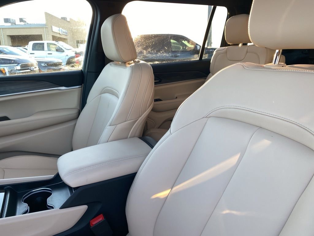 New 2025 Jeep Grand Cherokee L Limited image 13