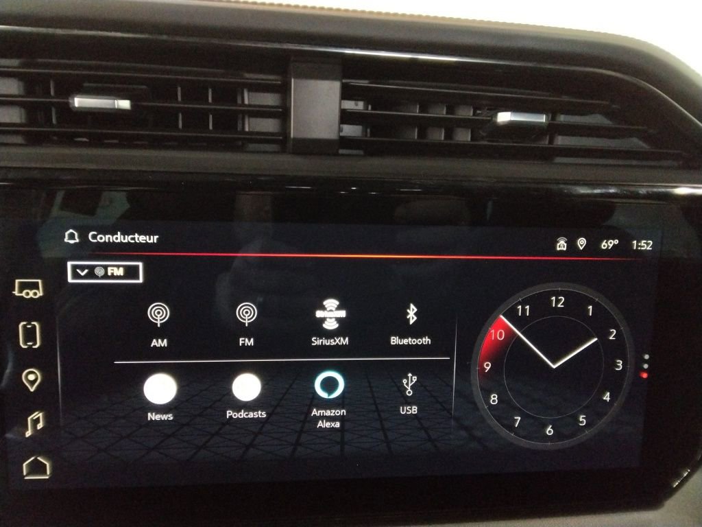 Used 2024 GMC Sierra 2500 AT4 w/ Technology Package image 20