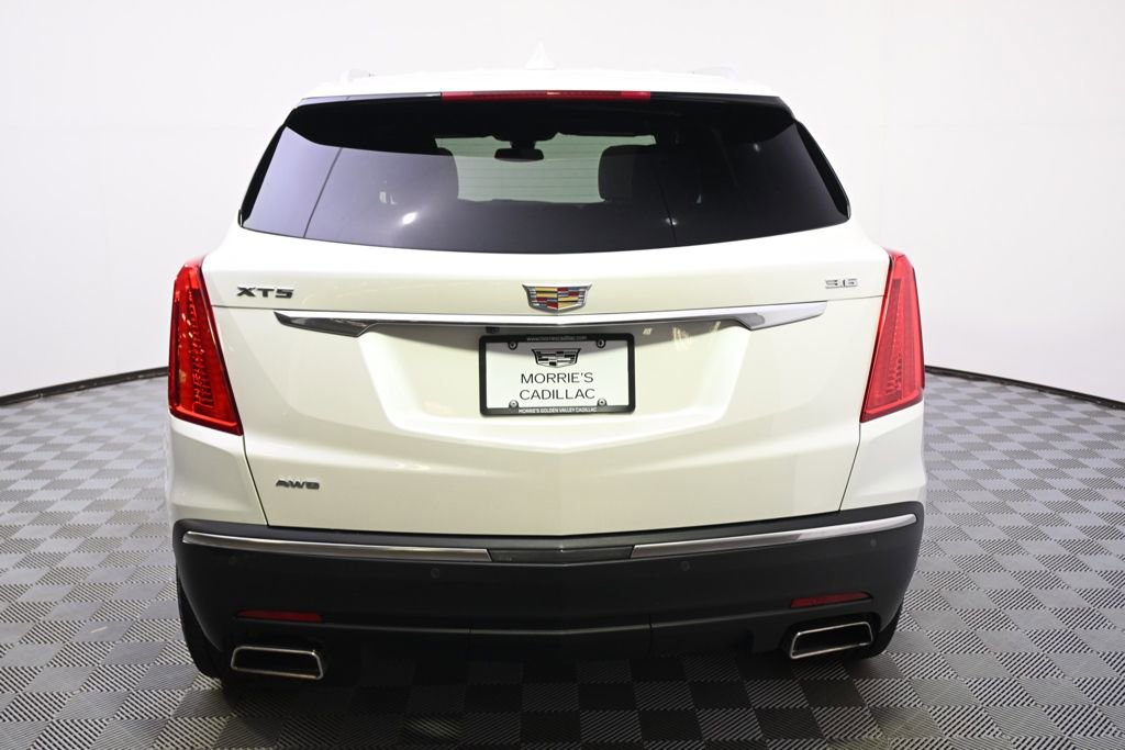 Used 2018 Cadillac XT5 Premium Luxury w/ Driver Assist Package AWD/4WD image 5