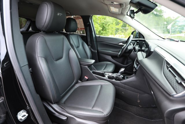 Used 2024 Buick Encore GX Sport Touring FWD image 27