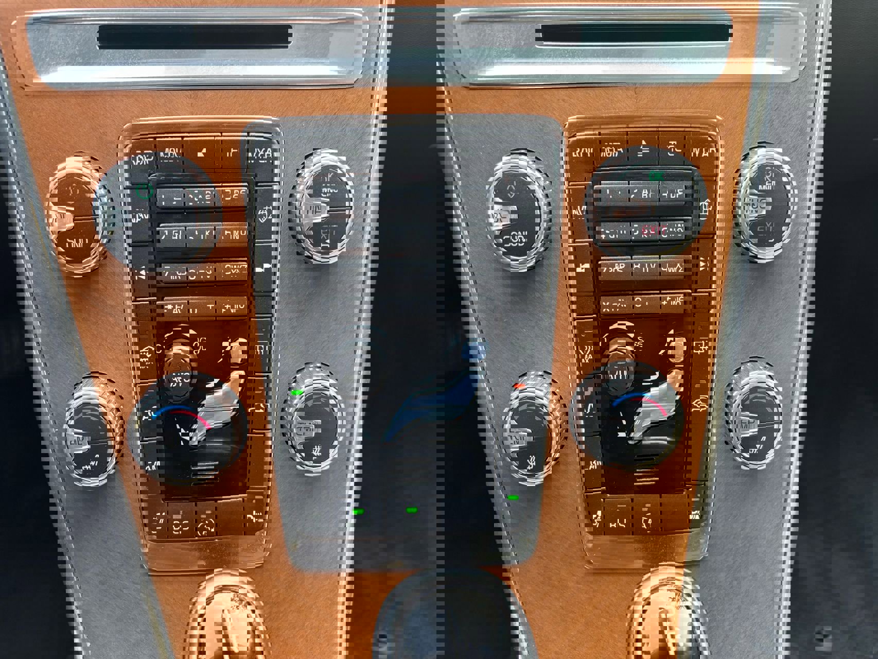 Used 2017 Volvo XC60 T5 Inscription w/ Preferred Option Package image 30