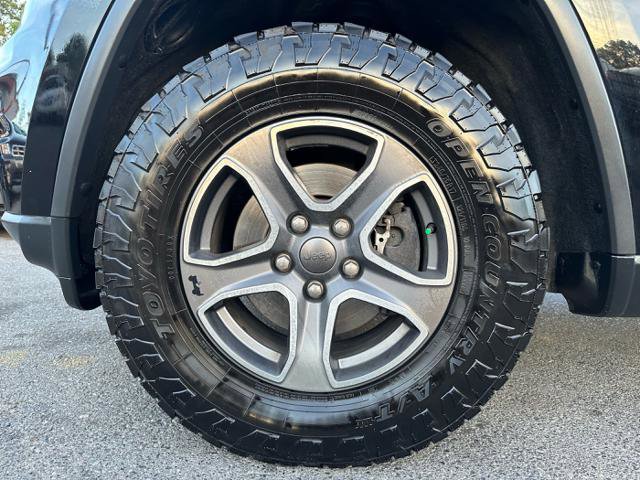 Used 2017 Jeep Grand Cherokee Trailhawk AWD/4WD image 24