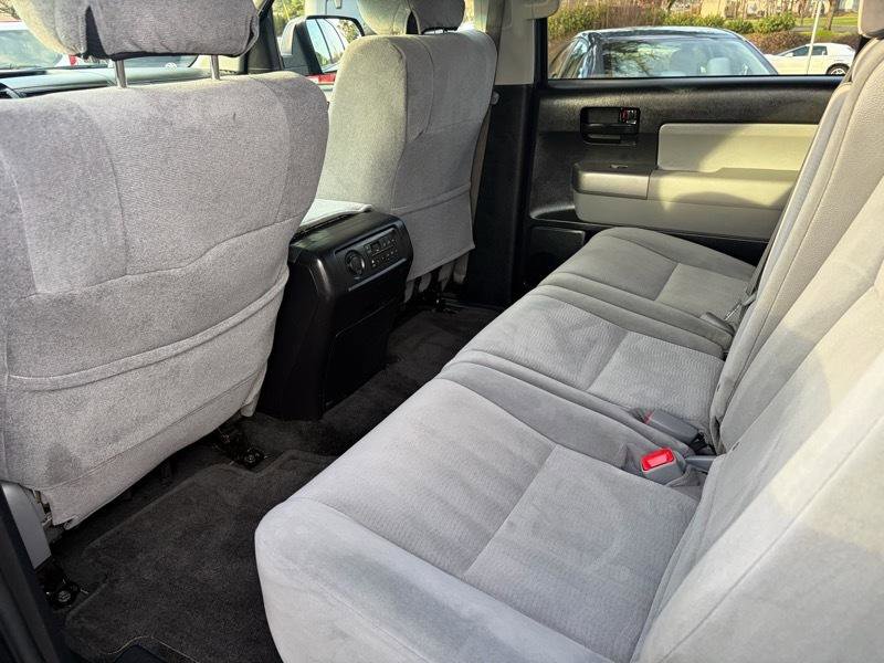 Used 2014 Toyota Sequoia SR5 AWD/4WD image 9