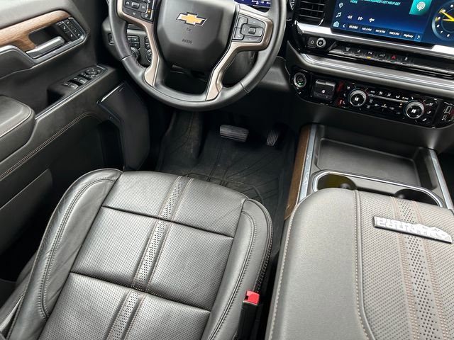 Used 2024 Chevrolet Silverado 2500 High Country w/ High Country Premium Package AWD/4WD image 14