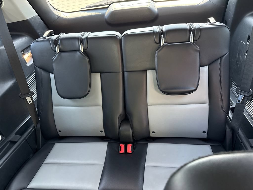 Used 2024 Ford Explorer XLT w/ Equipment Group 202A AWD/4WD image 24