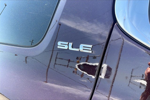 Used 2017 GMC Acadia SLE w/ LPO, Floor Liner Package FWD image 8