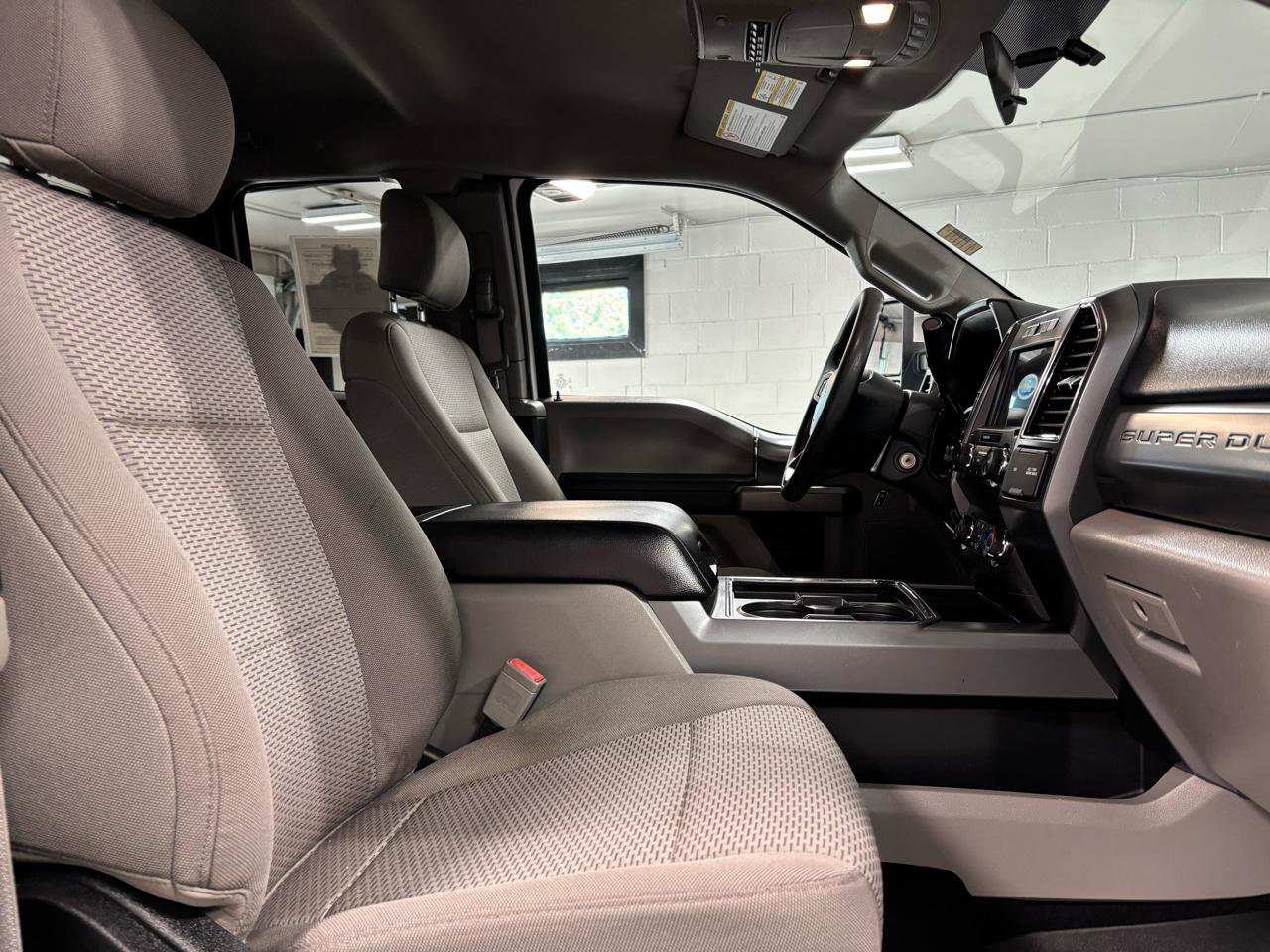 Used 2019 Ford F250 XLT w/ XLT Premium Package AWD/4WD image 17