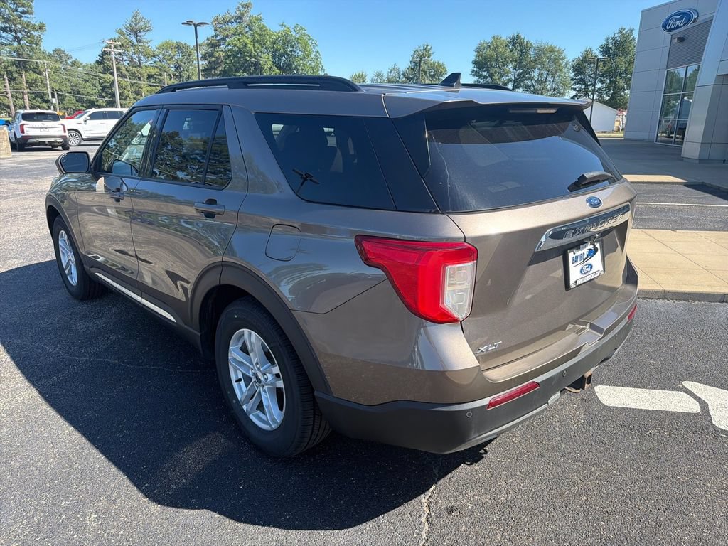 Used 2021 Ford Explorer XLT w/ Equipment Group 202A RWD image 9
