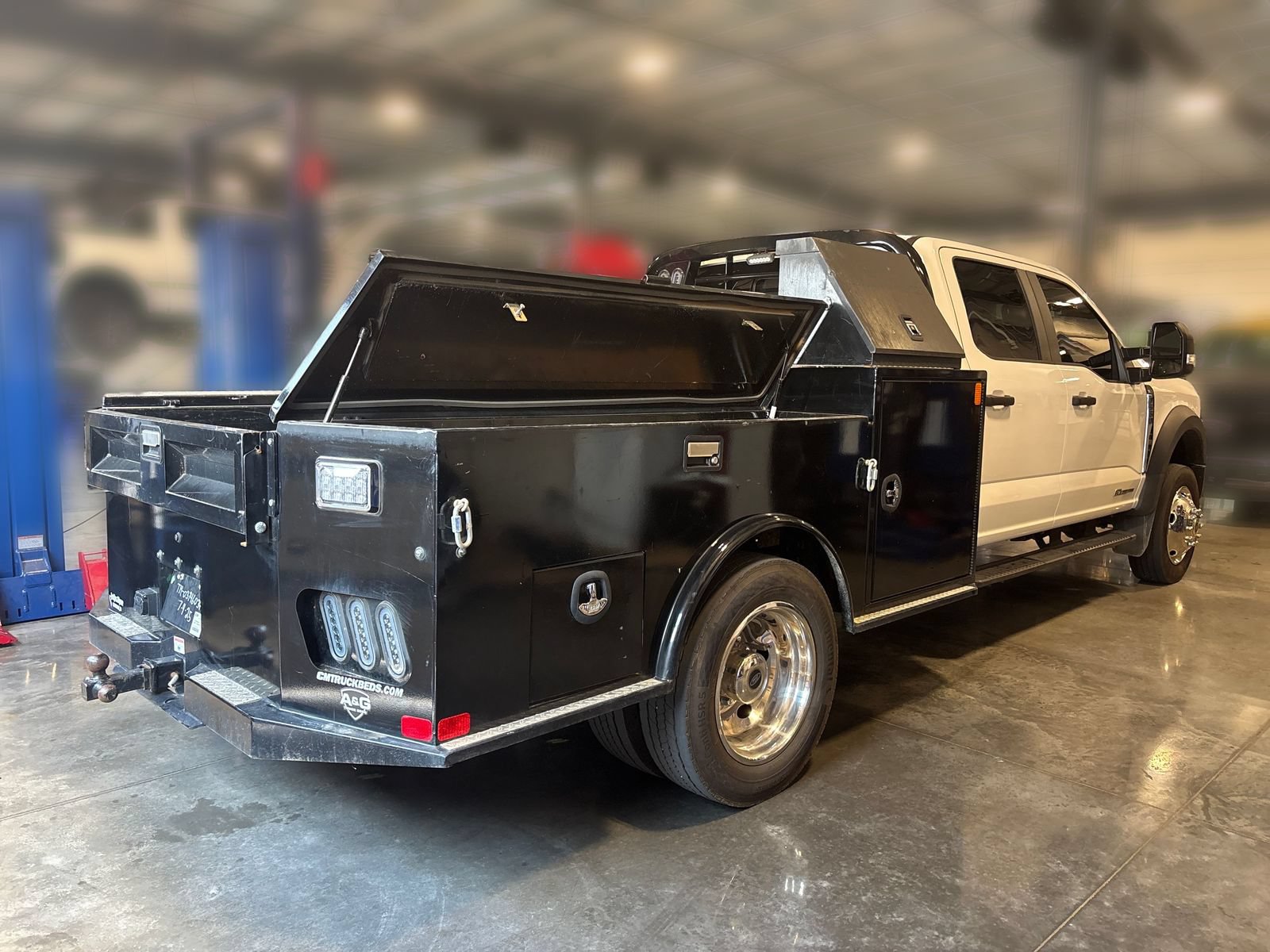 Used 2025 Ford F550 4x4 Crew Cab Super Duty w/ XL Chrome Package video 2