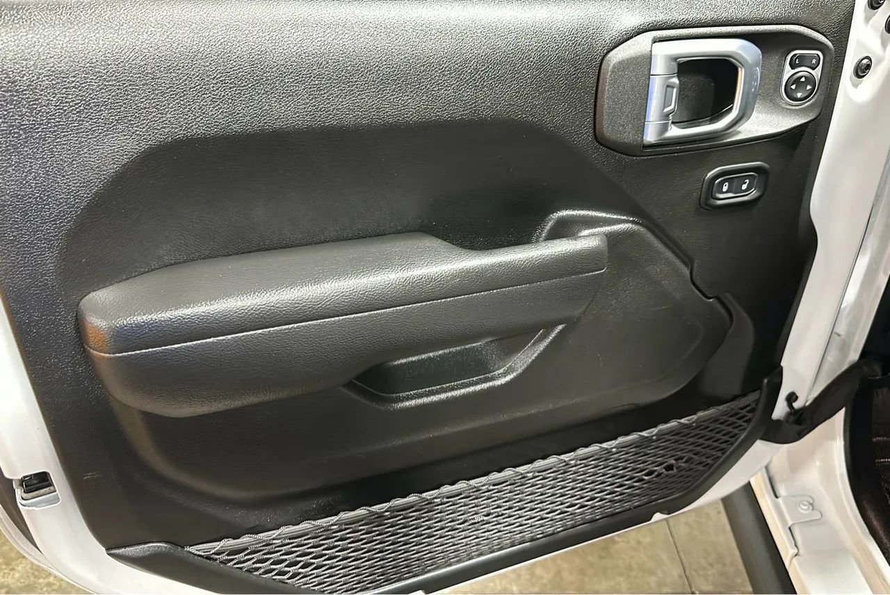 Used 2022 Jeep Wrangler Unlimited Rubicon 4xe image 38