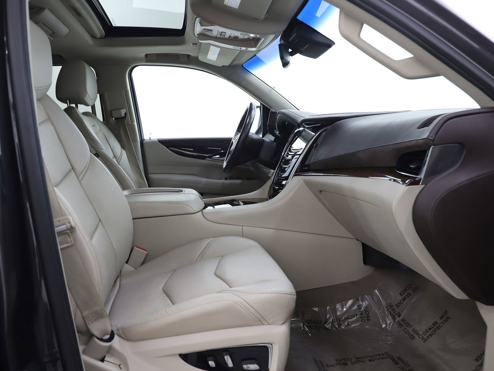 Used 2016 Cadillac Escalade Luxury image 15