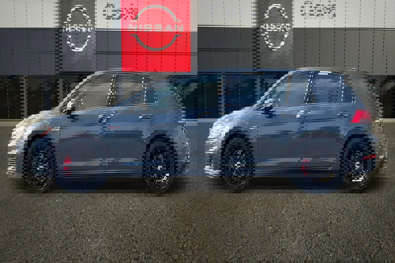 Used 2021 Volkswagen GTI SE image 6