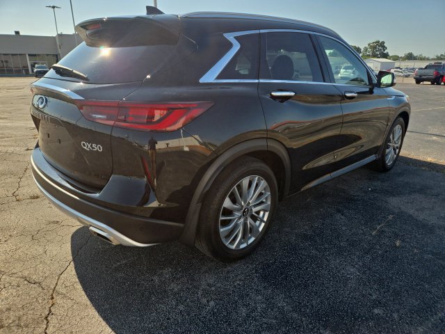 Used 2023 INFINITI QX50 Luxe FWD image 8