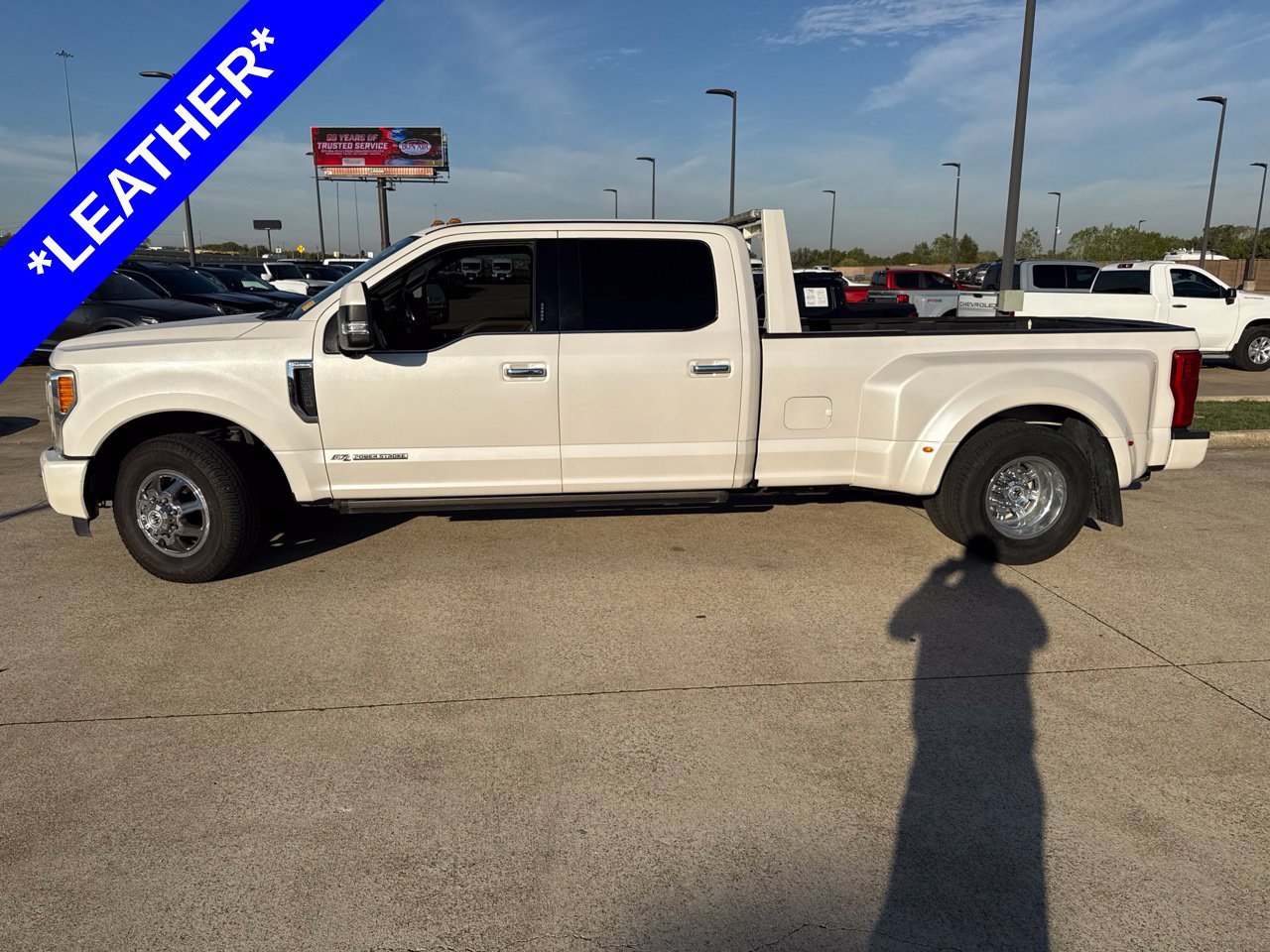 Used 2017 Ford F350 Platinum w/ Platinum Ultimate Package RWD image 3
