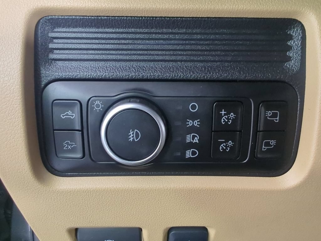 Certified 2025 Ford F450 Lariat w/ Lariat Ultimate Package AWD/4WD image 19