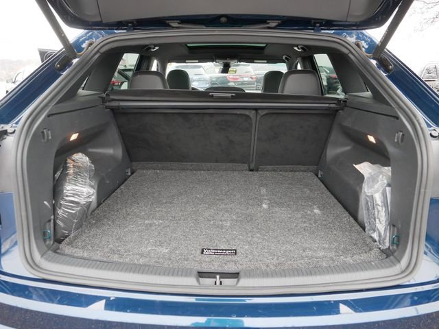 Certified 2023 Volkswagen Atlas Cross Sport SEL R-Line image 18