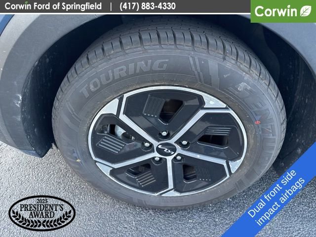 Used 2023 Kia Niro EX w/ EX Cold Weather Package FWD image 13