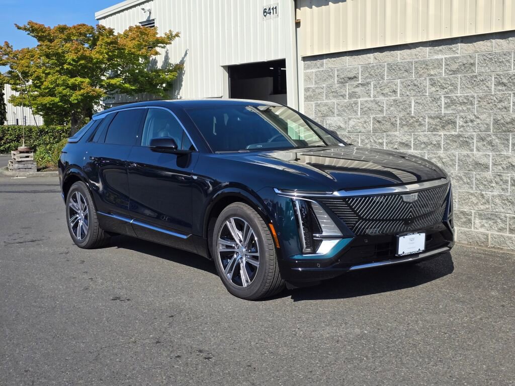 New 2026 Cadillac Lyriq Luxury image 10