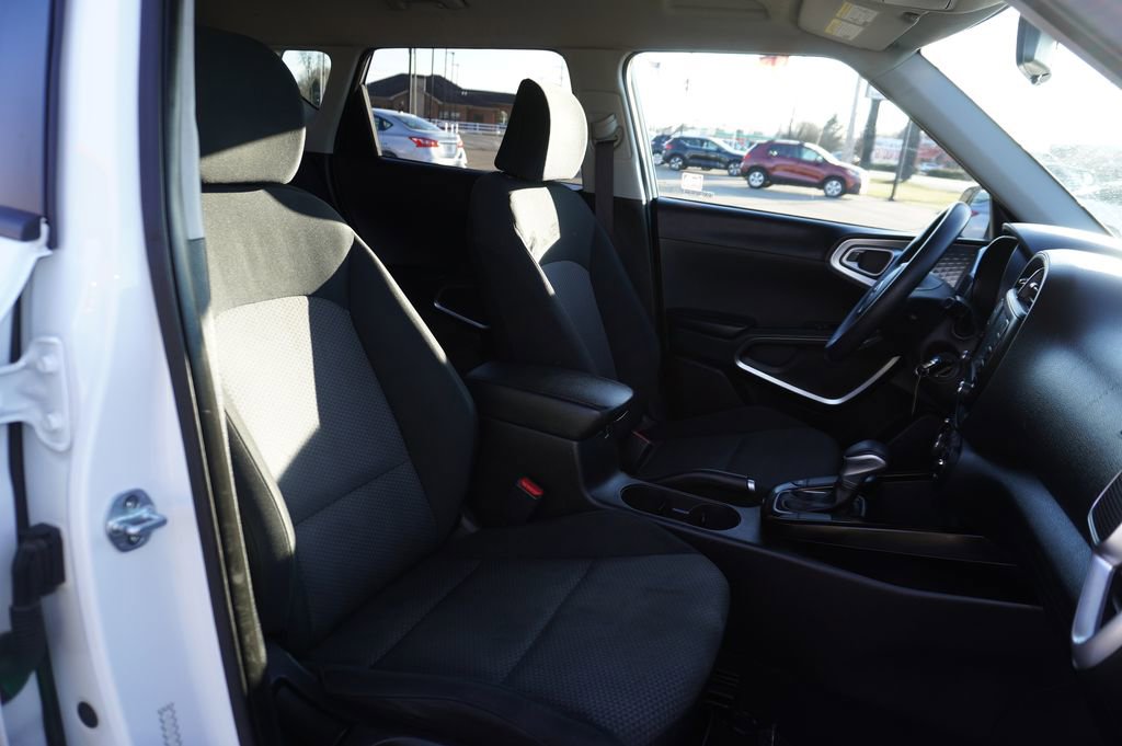 Used 2020 Kia Soul LX image 27