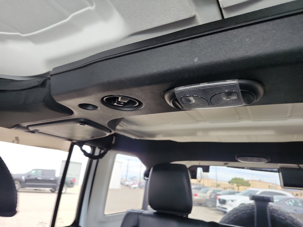 Used 2017 Jeep Wrangler Unlimited Sahara AWD/4WD image 18