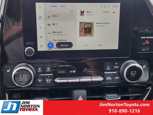 Used 2025 Toyota Highlander XLE AWD/4WD image 17