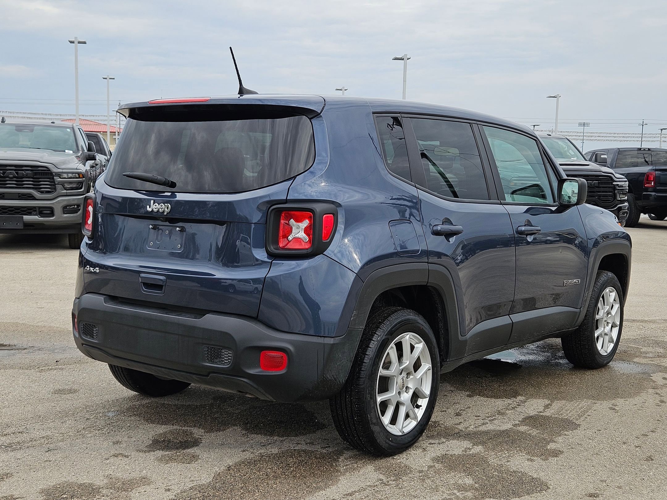 Certified 2023 Jeep Renegade Latitude image 3