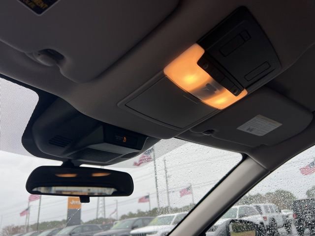 Used 2024 Nissan Rogue SV image 16