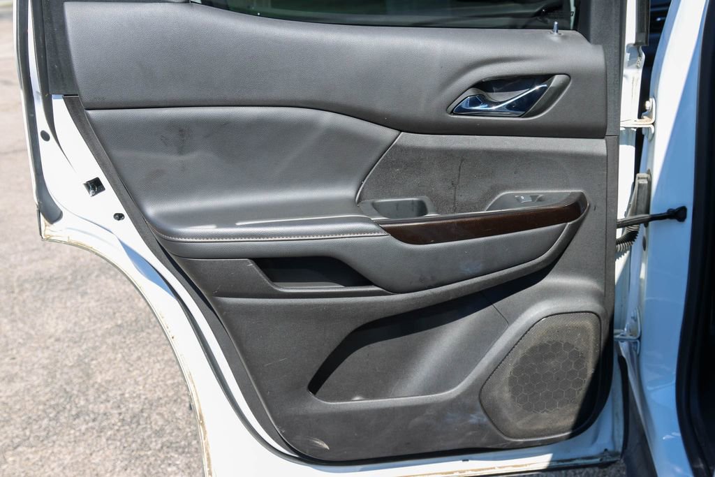 Used 2023 GMC Acadia AT4 w/ Technology Package image 11