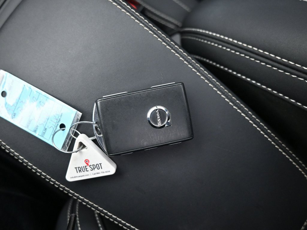 Used 2023 Volvo XC40 Recharge Ultimate w/ Protection Package Premier image 11