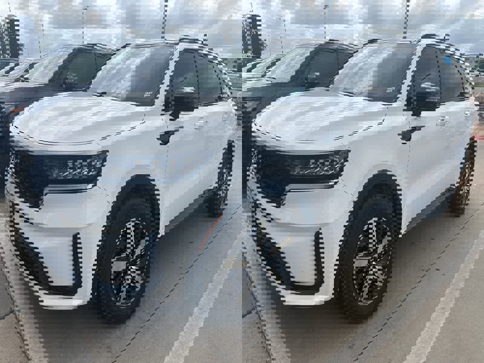 Used 2023 Kia Sorento S w/ Panoramic Sunroof Package image 1